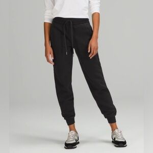 Lululemon Women’s Joggers Sweatpants black size 2 extra small